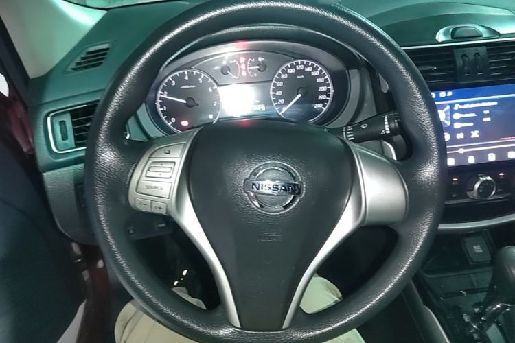 Used Nissan Tiida 2016 1.6L CVT Cool Dynamic Edition Steering Wheel