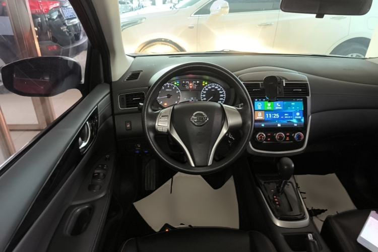 Used Nissan Tiida 2016 1.6L CVT Cool Dynamic Edition Steering Wheel