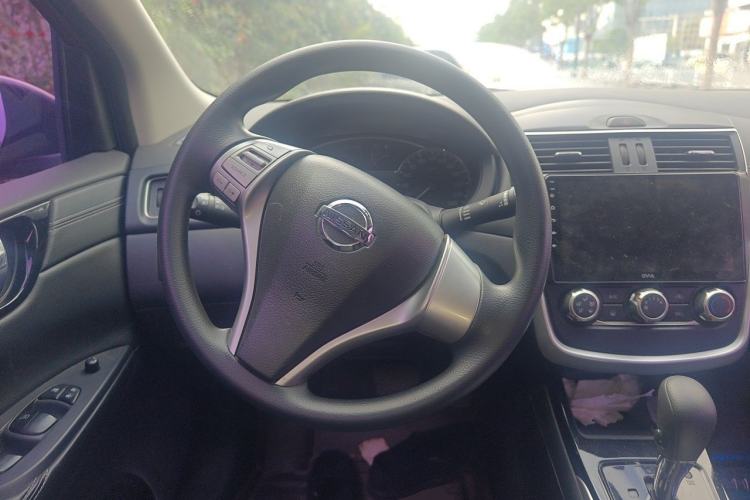 Used Nissan Tiida 2016 1.6L CVT Cool Dynamic Edition Steering Wheel