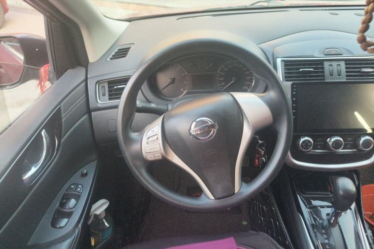 Used Nissan Tiida 2016 1.6L CVT Cool Dynamic Edition Steering Wheel