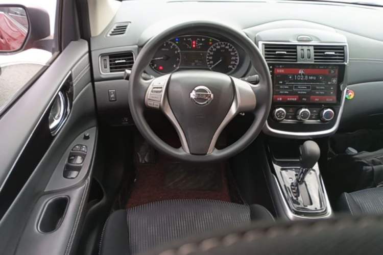 Used Nissan Tiida 2016 1.6L CVT Cool Dynamic Edition Steering Wheel