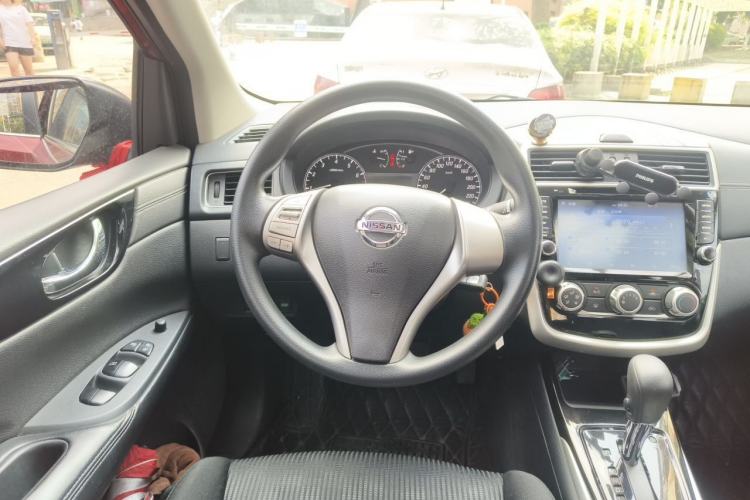 Used Nissan Tiida 2016 1.6L CVT Cool Dynamic Edition Steering Wheel