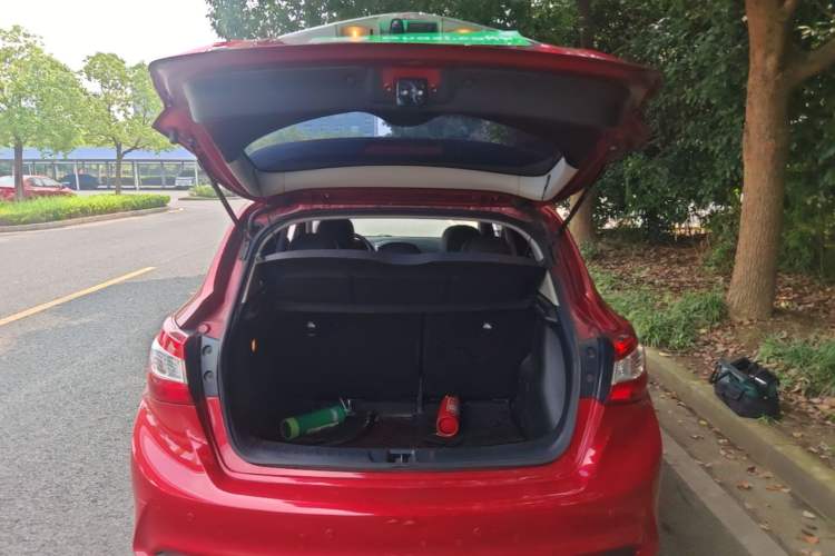 Used Nissan Tiida 2016 1.6L CVT Smart Drive Edition Trunk