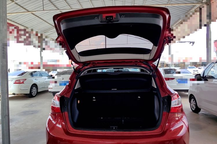 Used Nissan Tiida 2016 1.6L CVT Cool Dynamic Edition Trunk