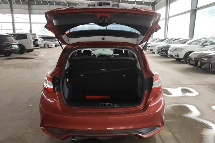Used Nissan Tiida 2016 1.6L CVT Smart Drive Edition Trunk