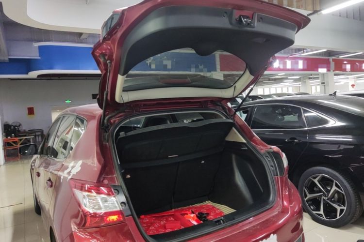 Used Nissan Tiida 2016 1.6L CVT Cool Dynamic Edition Trunk
