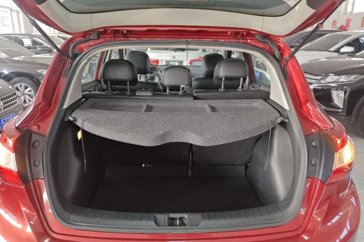 Used Nissan Tiida 2016 1.6L CVT ZhiZun Edition Trunk