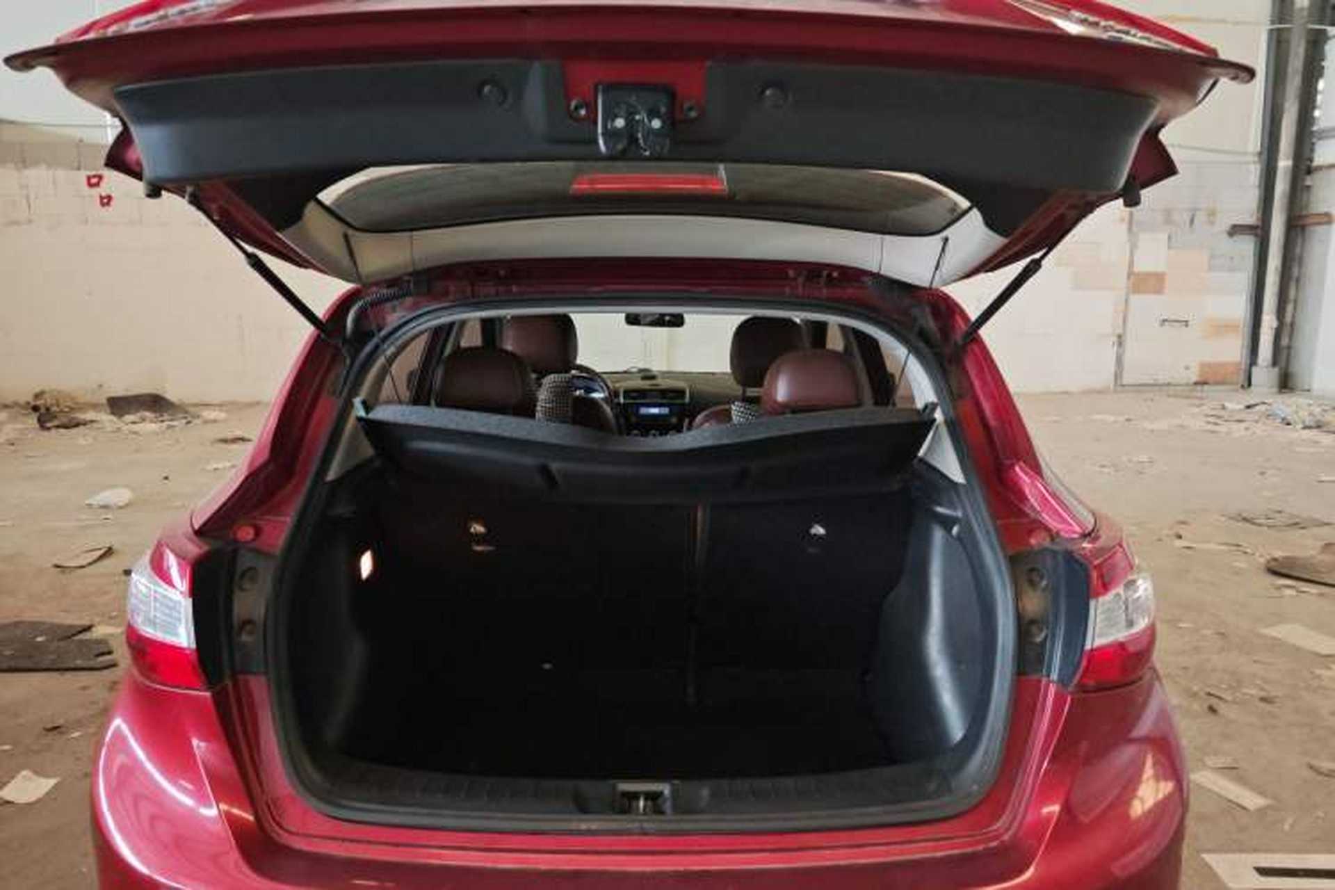 Used Nissan Tiida 2016 1.6L CVT Cool Dynamic Edition Trunk
