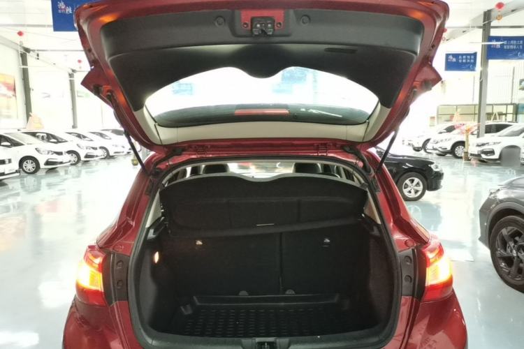 Used Nissan Tiida 2016 1.6L CVT ZhiZun Edition Trunk