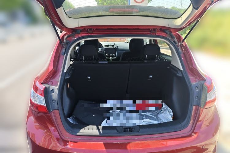 Used Nissan Tiida 2016 1.6L CVT Cool Dynamic Edition Trunk