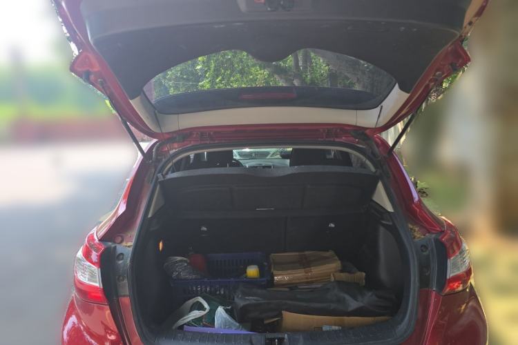 Used Nissan Tiida 2016 1.6L CVT Cool Dynamic Edition Trunk