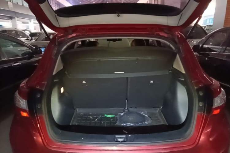 Used Nissan Tiida 2016 1.6L CVT Smart Drive Edition Trunk