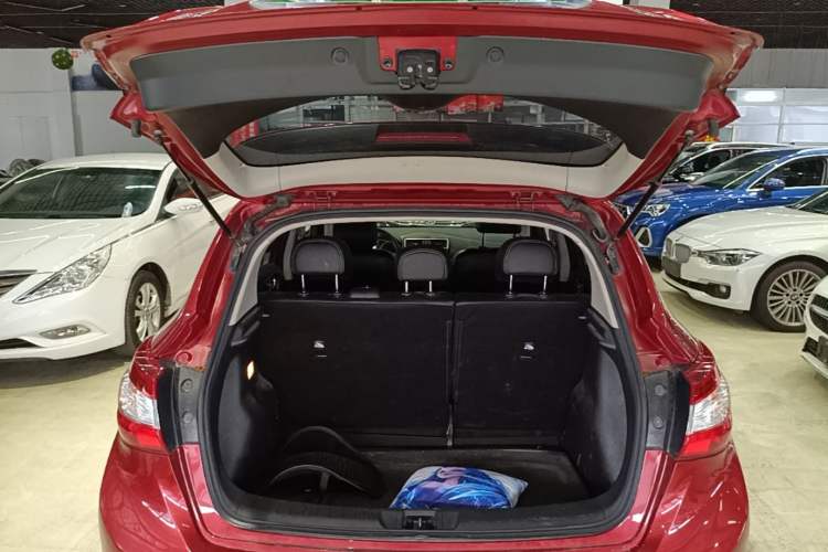 Used Nissan Tiida 2016 1.6L CVT Smart Drive Edition Trunk