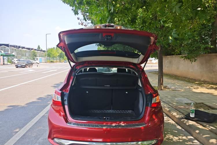Used Nissan Tiida 2016 1.6L CVT Cool Dynamic Edition Trunk