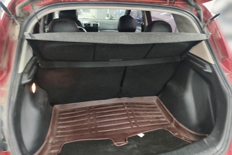 Used Nissan Tiida 2016 1.6L CVT Cool Dynamic Edition Trunk