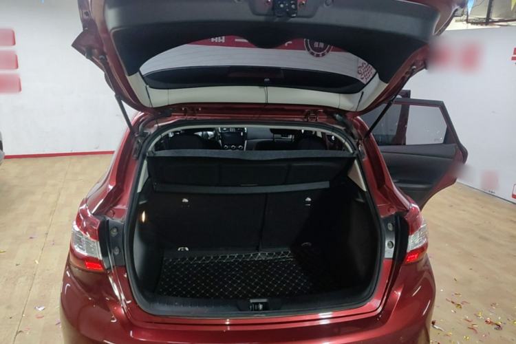 Used Nissan Tiida 2016 1.6L CVT Cool Dynamic Edition Trunk