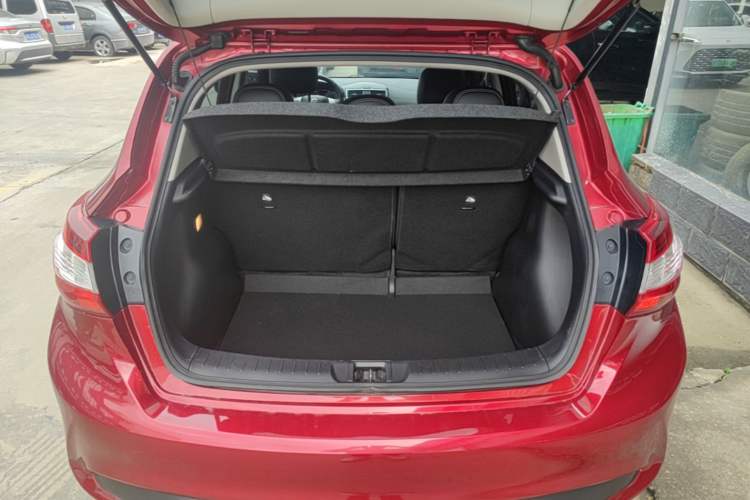 Used Nissan Tiida 2016 1.6L CVT Smart Drive Edition Trunk