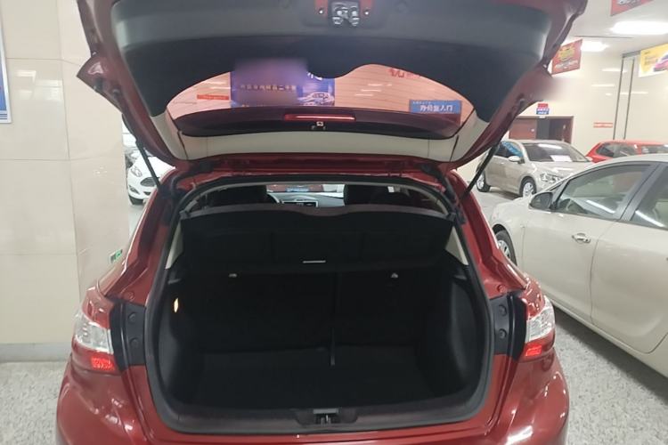 Used Nissan Tiida 2016 1.6L CVT Cool Dynamic Edition Trunk