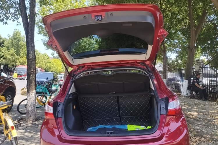 Used Nissan Tiida 2016 1.6L CVT Smart Drive Edition Trunk