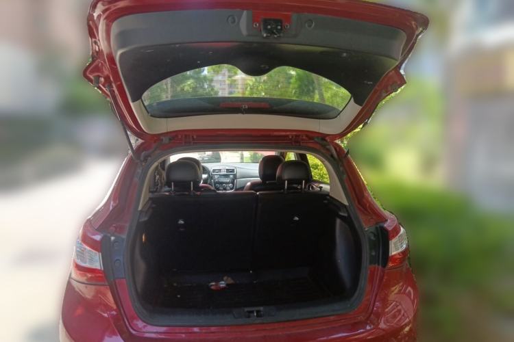 Used Nissan Tiida 2016 1.6L CVT Cool Dynamic Edition Trunk