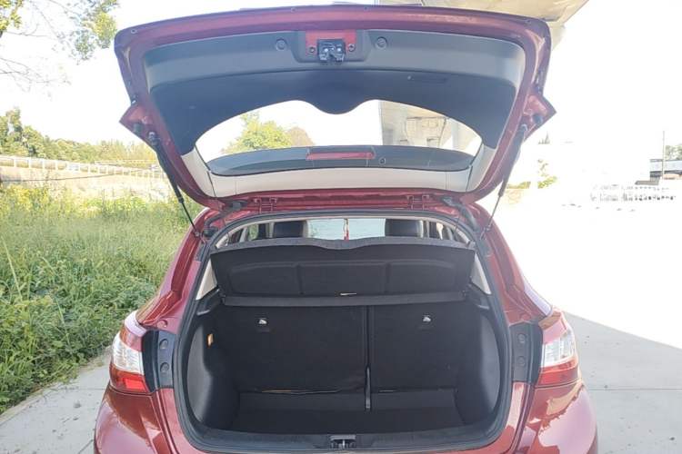 Used Nissan Tiida 2016 1.6L CVT Smart Drive Edition Trunk