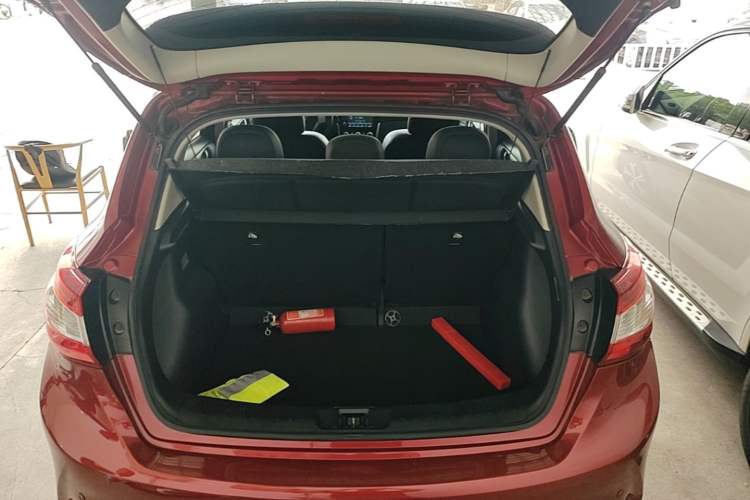 Used Nissan Tiida 2016 1.6L CVT Smart Drive Edition Trunk