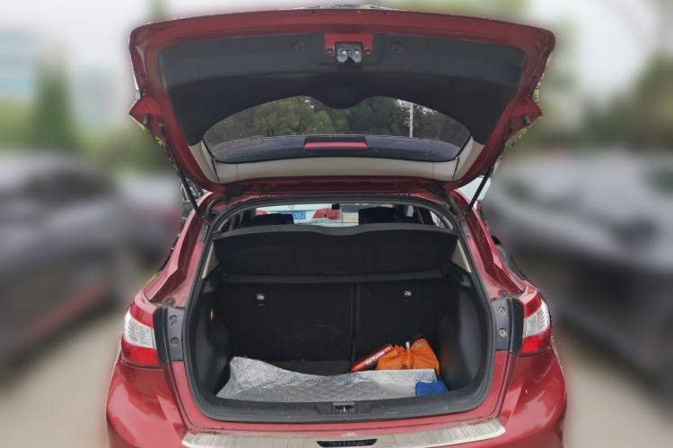 Used Nissan Tiida 2016 1.6L CVT ZhiZun Edition Trunk