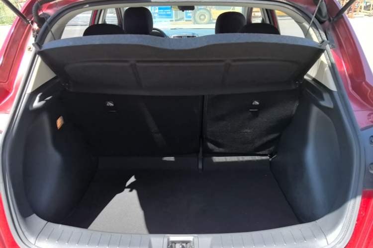 Used Nissan Tiida 2016 1.6L CVT Cool Dynamic Edition Trunk