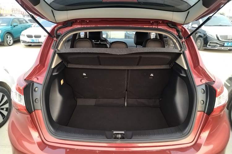 Used Nissan Tiida 2016 1.6L CVT Smart Drive Edition Trunk