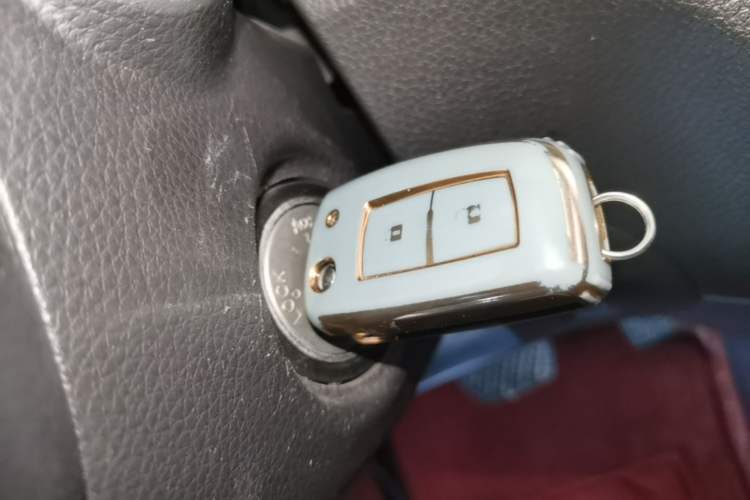 Used Nissan Tiida 2016 1.6L CVT Cool Dynamic Edition Vehicle Key