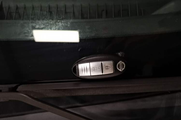 Used Nissan Tiida 2016 1.6L CVT ZhiZun Edition Vehicle Key
