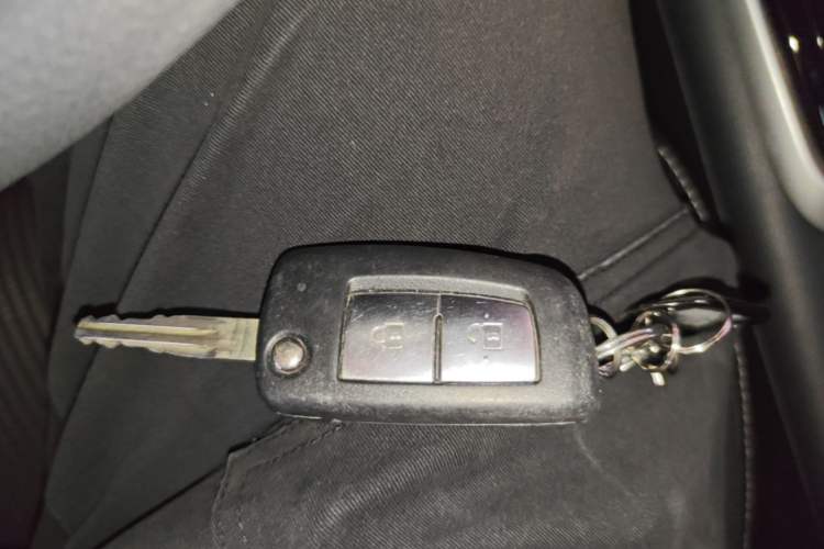 Used Nissan Tiida 2016 1.6L CVT Cool Dynamic Edition Vehicle Key