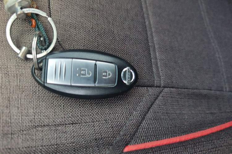 Used Nissan Tiida 2016 1.6L CVT Cool Dynamic Edition Vehicle Key