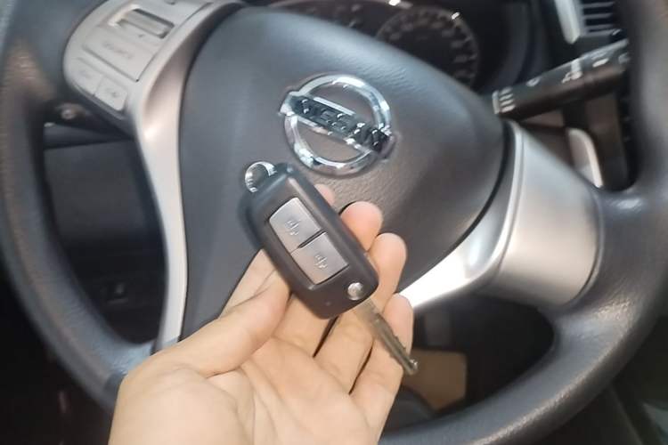 Used Nissan Tiida 2016 1.6L CVT Cool Dynamic Edition Vehicle Key