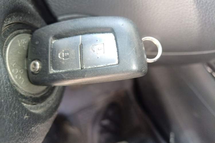 Used Nissan Tiida 2016 1.6L CVT Cool Dynamic Edition Vehicle Key