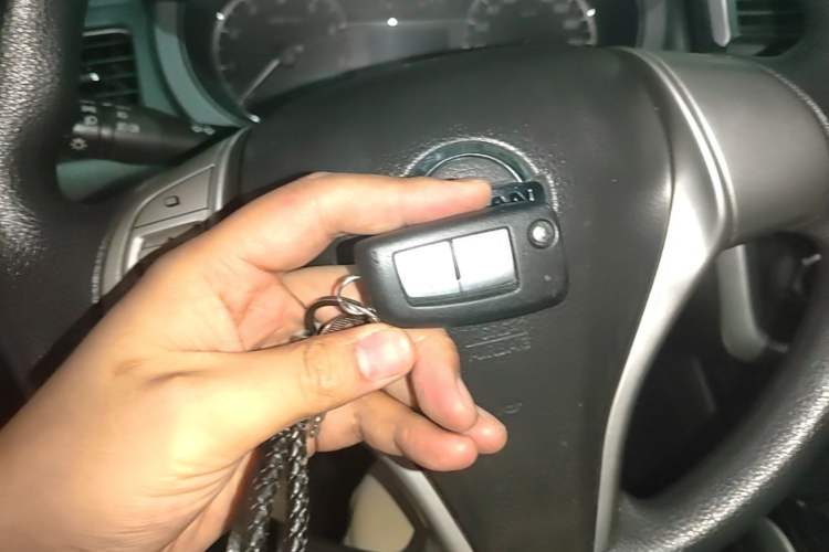 Used Nissan Tiida 2016 1.6L CVT Cool Dynamic Edition Vehicle Key