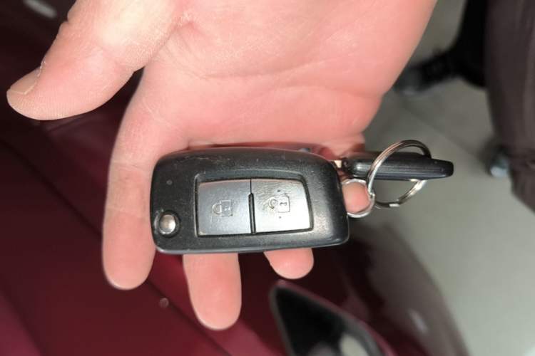 Used Nissan Tiida 2016 1.6L CVT Cool Dynamic Edition Vehicle Key