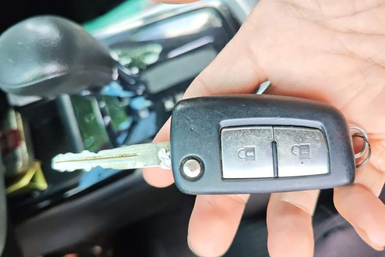 Used Nissan Tiida 2016 1.6L CVT Cool Dynamic Edition Vehicle Key