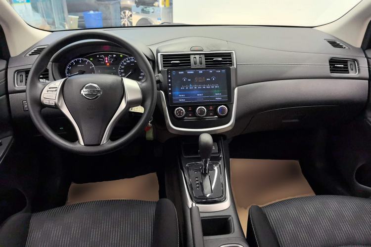 Used Nissan Tiida 2016 1.6L CVT Cool Dynamic Edition Center Console