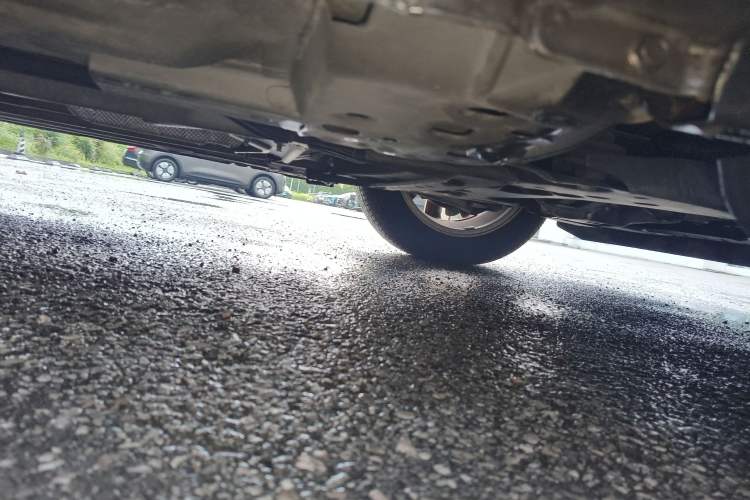 Used Nissan Tiida 2016 1.6L CVT Cool Dynamic Edition Chassis Front Right