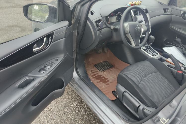 Used Nissan Tiida 2016 1.6L CVT Cool Dynamic Edition Driver Seat