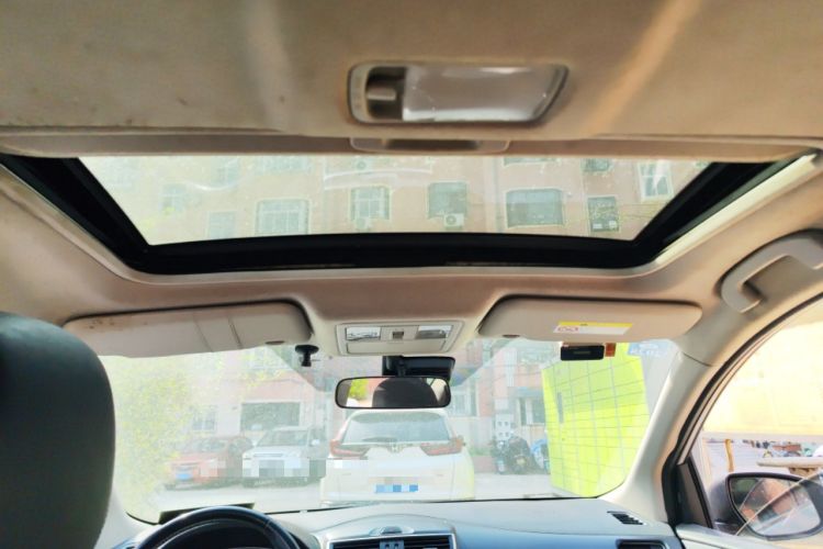 Used Nissan Tiida 2016 1.6L CVT ZhiZun Edition Headliner