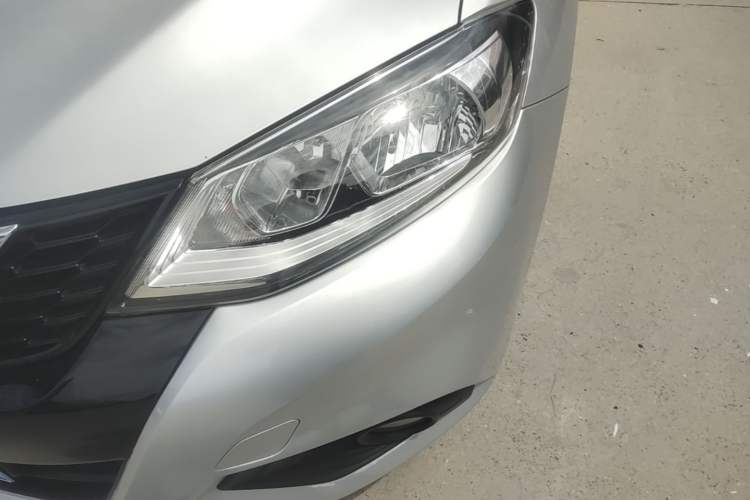 Used Nissan Tiida 2016 1.6L CVT Cool Dynamic Edition Left Front Headlight