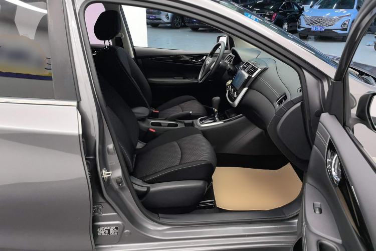 Used Nissan Tiida 2016 1.6L CVT Cool Dynamic Edition Right Front Seat