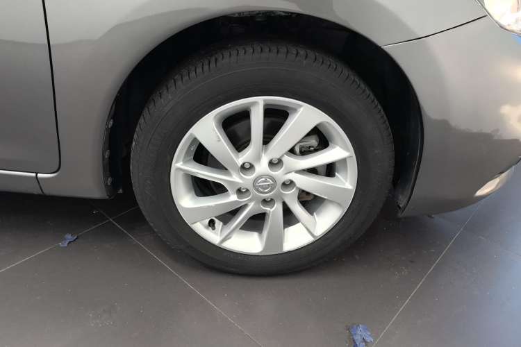 Used Nissan Tiida 2016 1.6L CVT Cool Dynamic Edition Right Front Wheel Hub