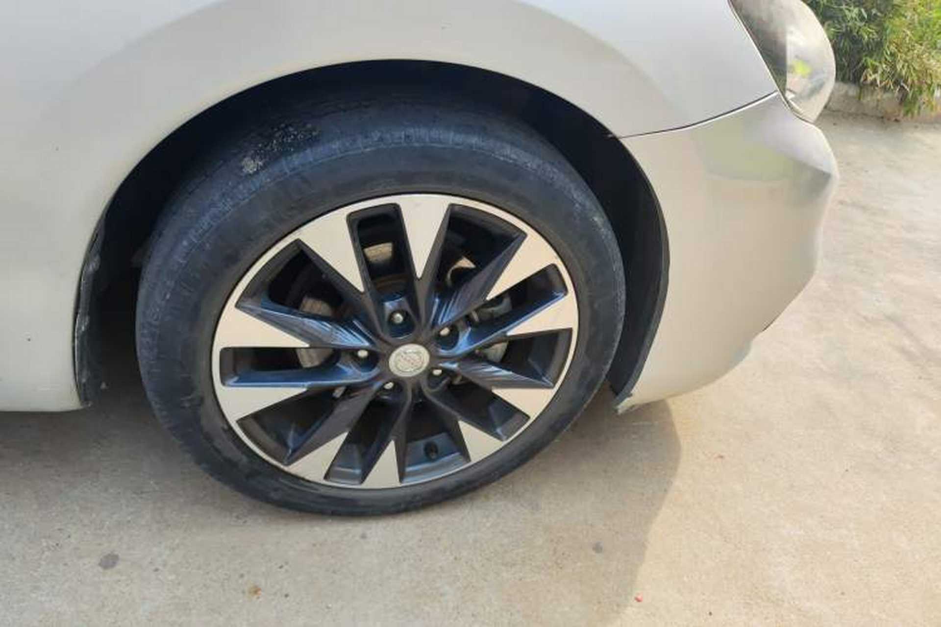 Used Nissan Tiida 2016 1.6L CVT ZhiZun Edition Right Front Wheel Hub