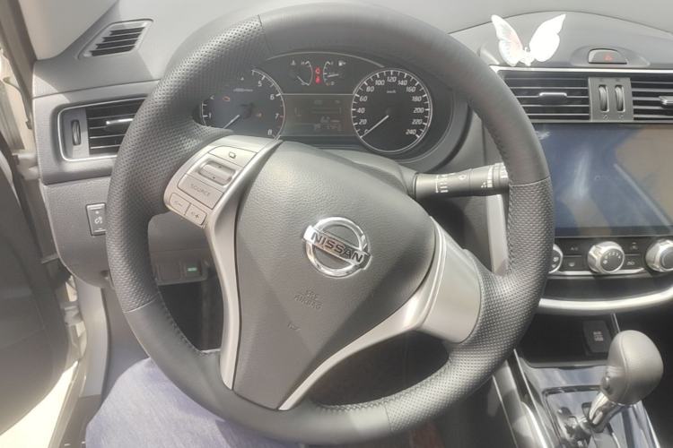 Used Nissan Tiida 2016 1.6L CVT Cool Dynamic Edition Steering Wheel