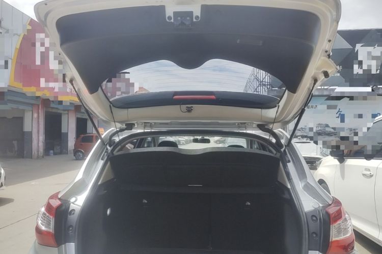 Used Nissan Tiida 2016 1.6L CVT Cool Dynamic Edition Trunk