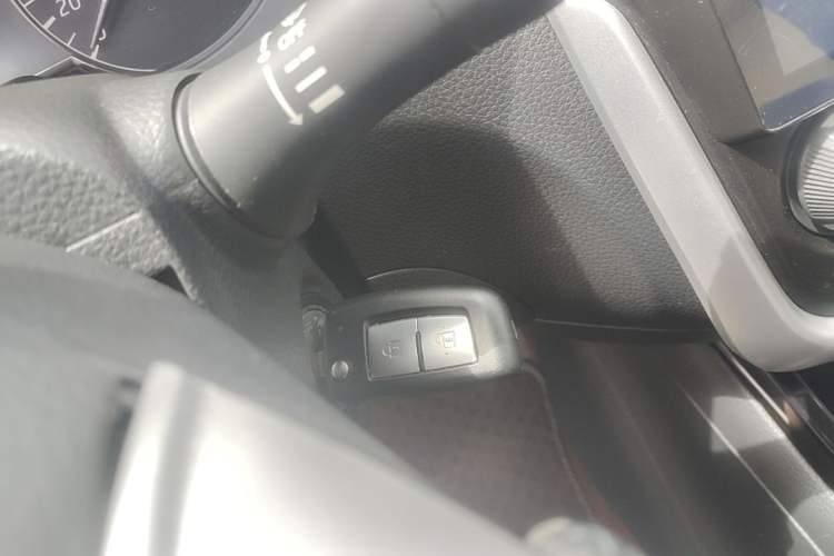 Used Nissan Tiida 2016 1.6L CVT Cool Dynamic Edition Vehicle Key