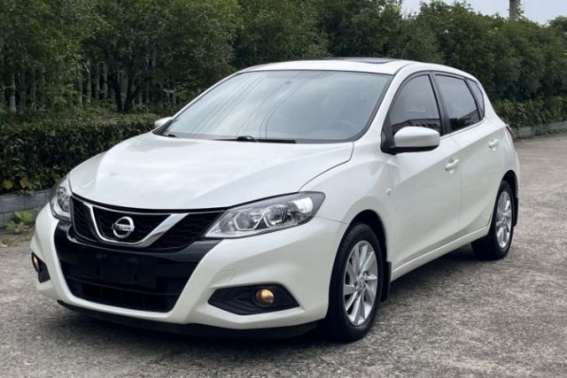 Ojetý Nissan Tiida 2016 1.6L CVT Cool Dynamic Edition